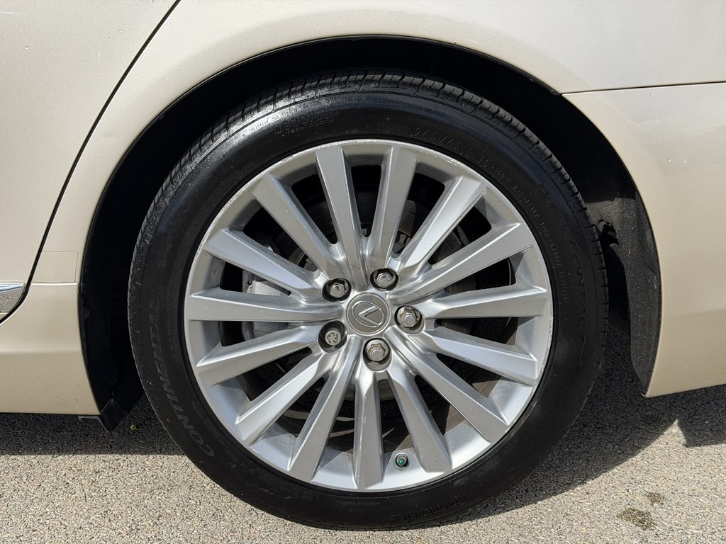 2014 Lexus LS 460 Image 18