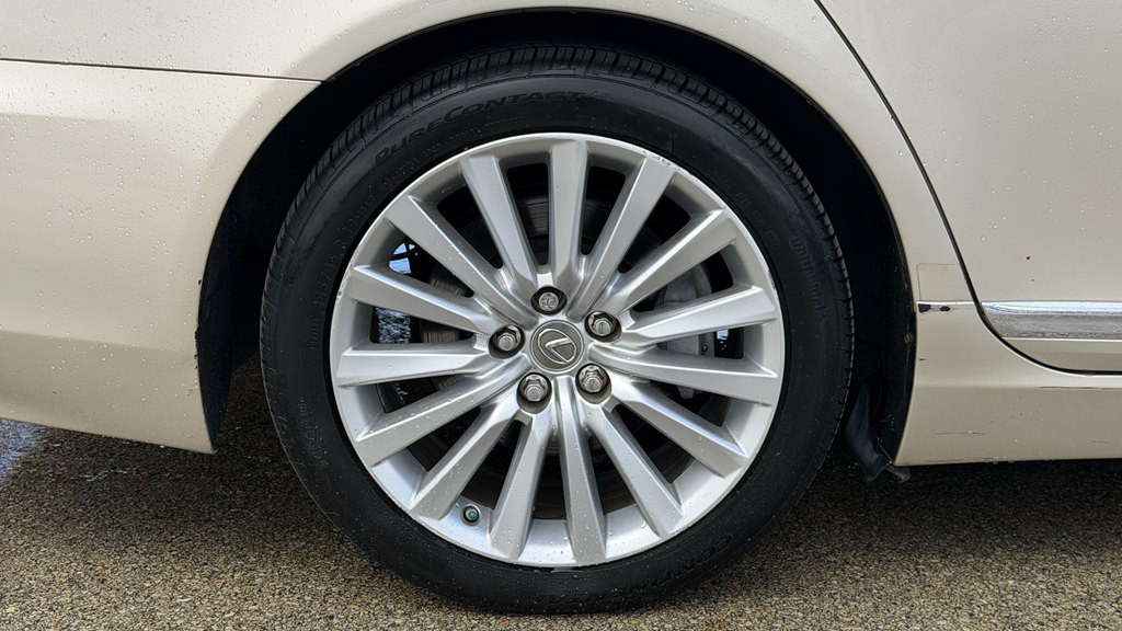 2014 Lexus LS 460 Image 19
