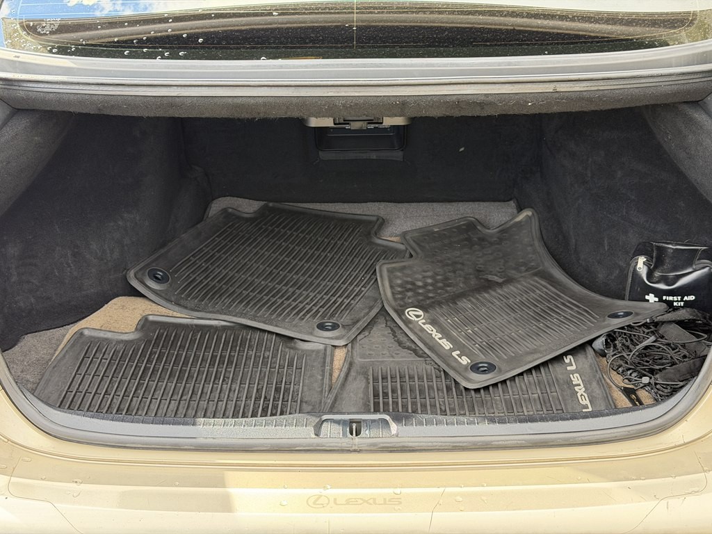 2014 Lexus LS 460 Image 22