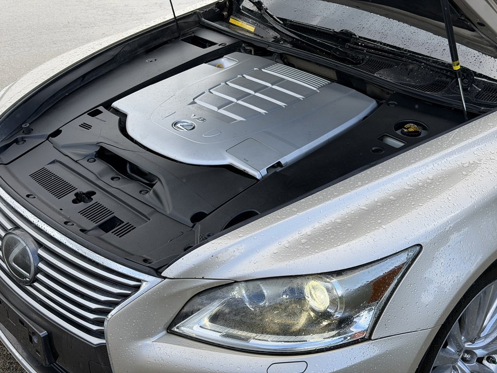 2014 Lexus LS 460 Image 28