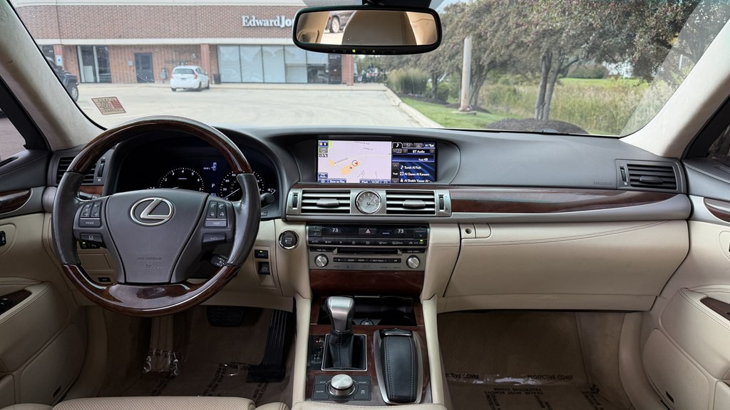 2014 Lexus LS 460 Image 29