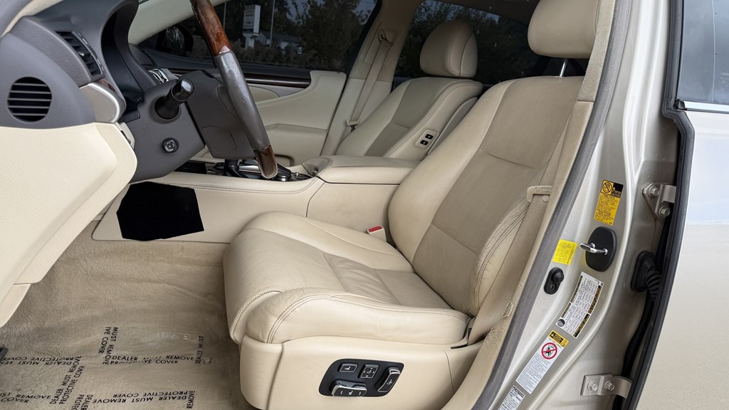 2014 Lexus LS 460 Image 41