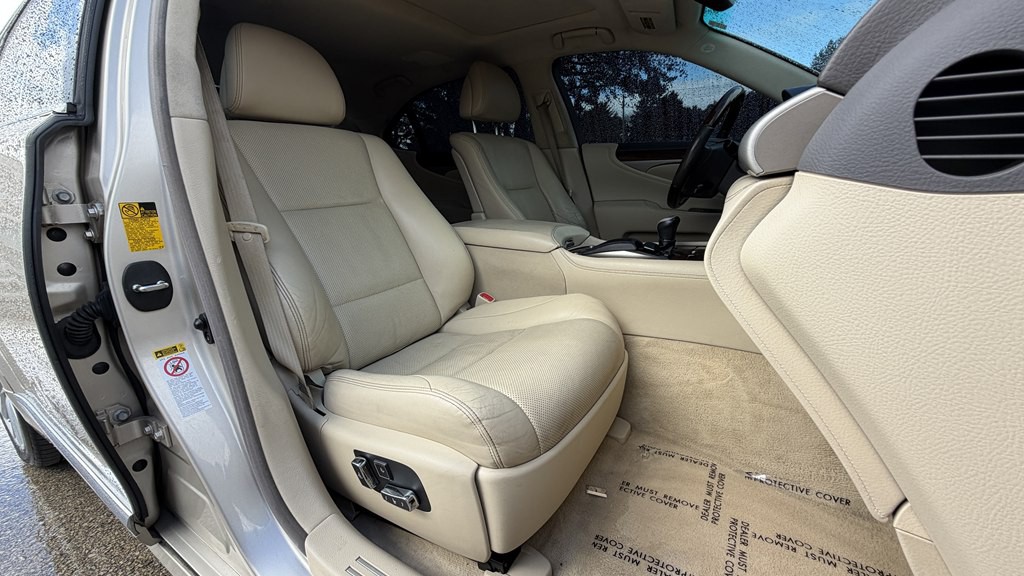 2014 Lexus LS 460 Image 45