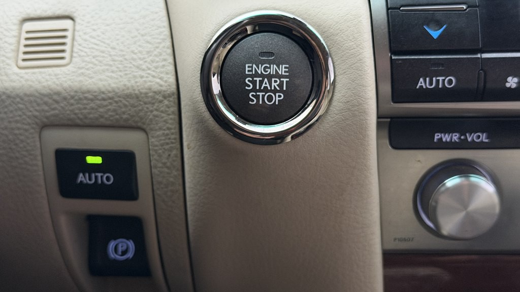 2014 Lexus LS 460 Image 61