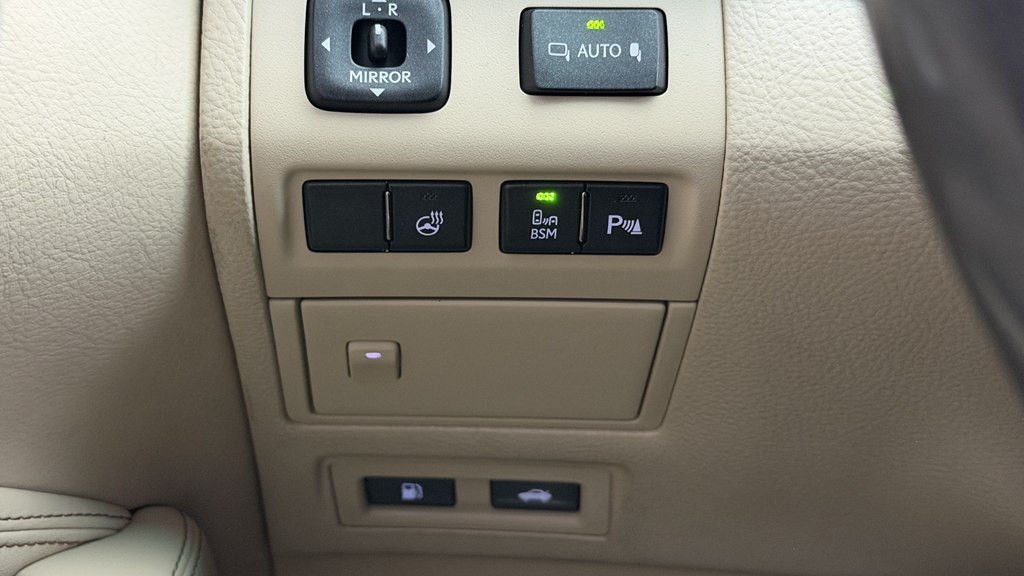 2014 Lexus LS 460 Image 65