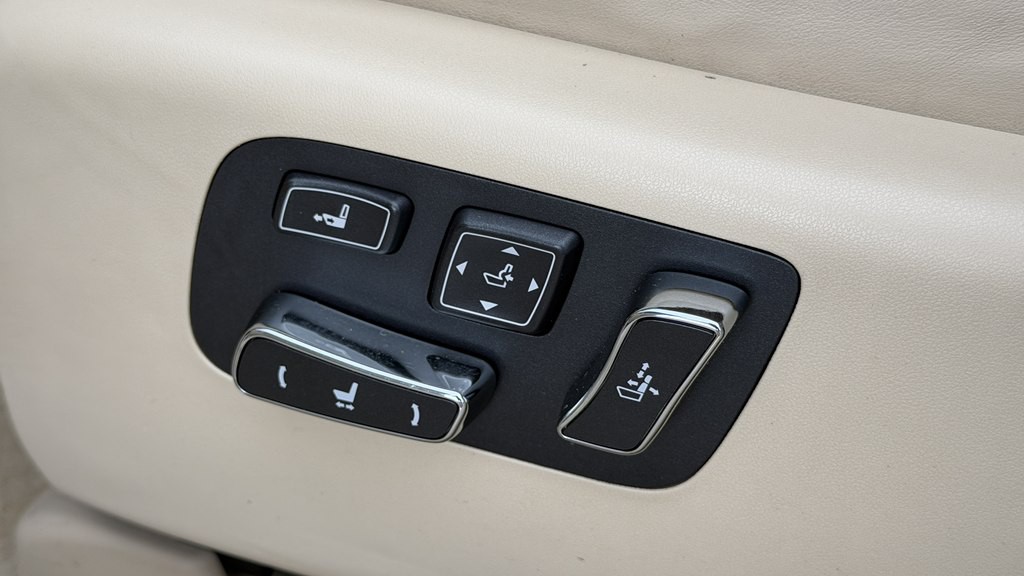 2014 Lexus LS 460 Image 67