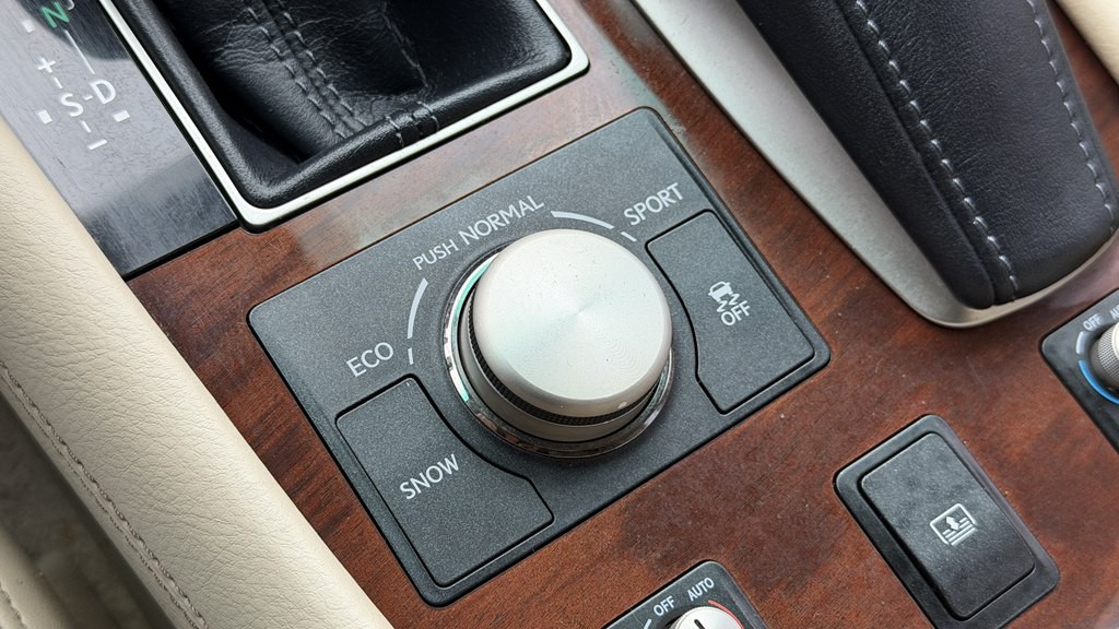 2014 Lexus LS 460 Image 71