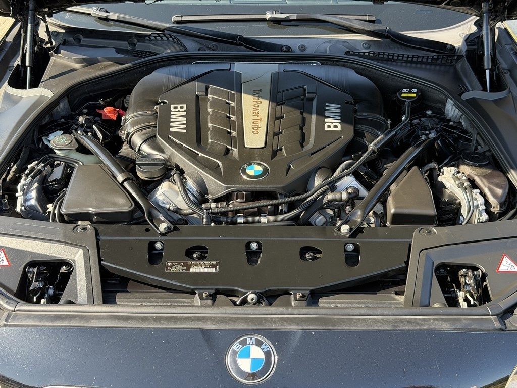 2015 BMW 5 Series Image 33