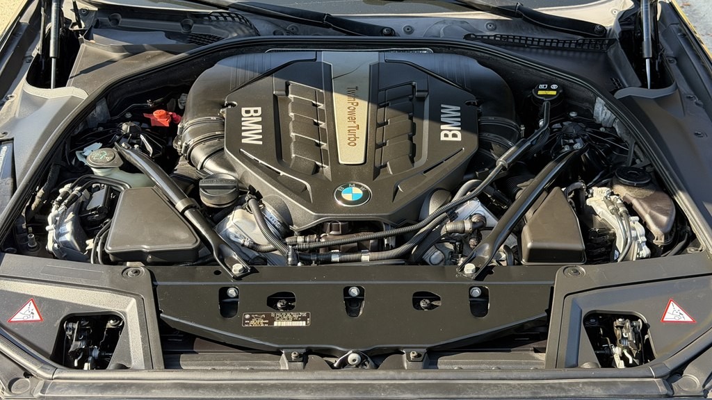 2015 BMW 5 Series Image 34