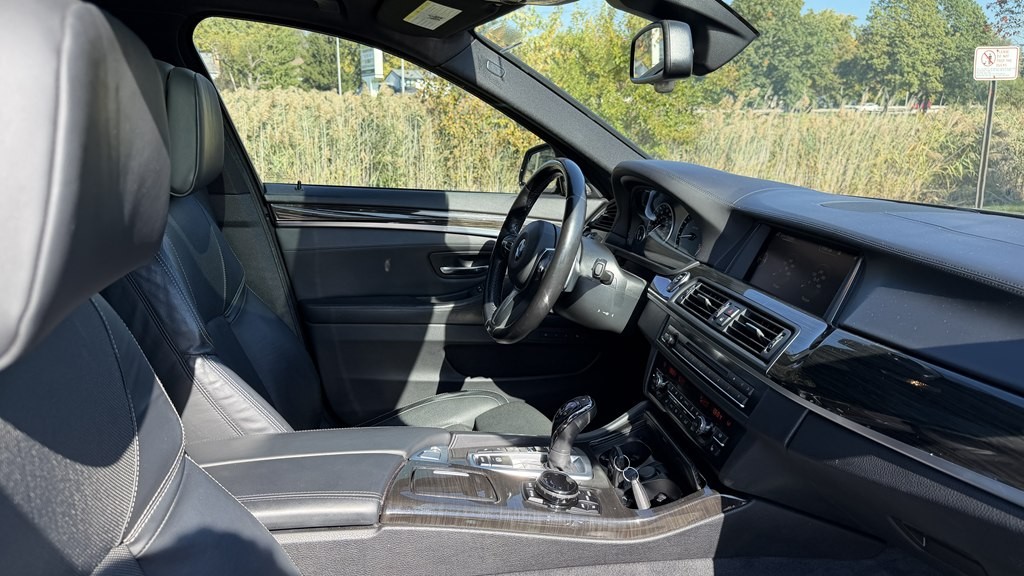2015 BMW 5 Series Image 56