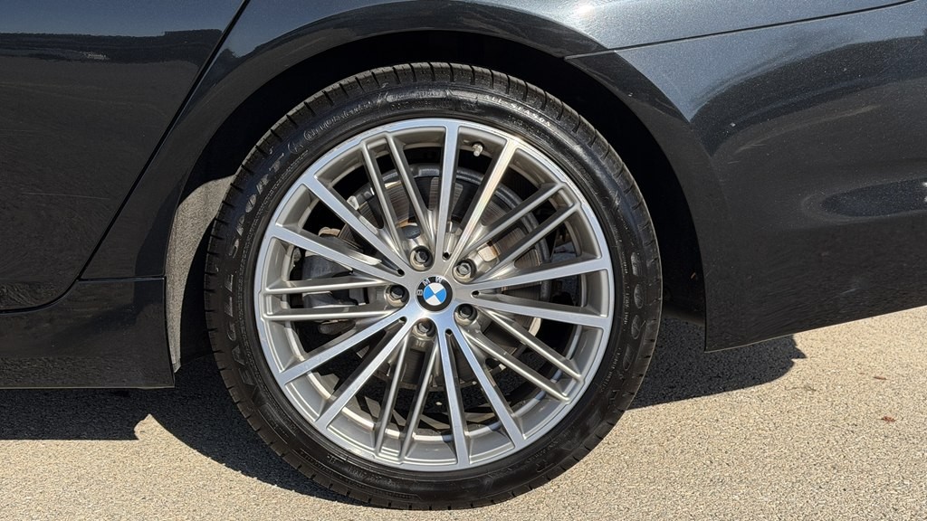 2018 BMW 5 Series Image 16
