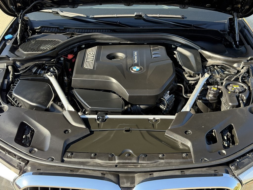2018 BMW 5 Series Image 23