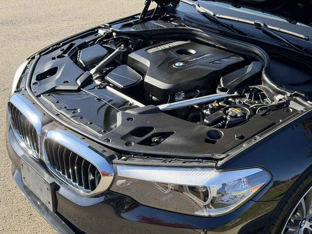 2018 BMW 5 Series Image 24