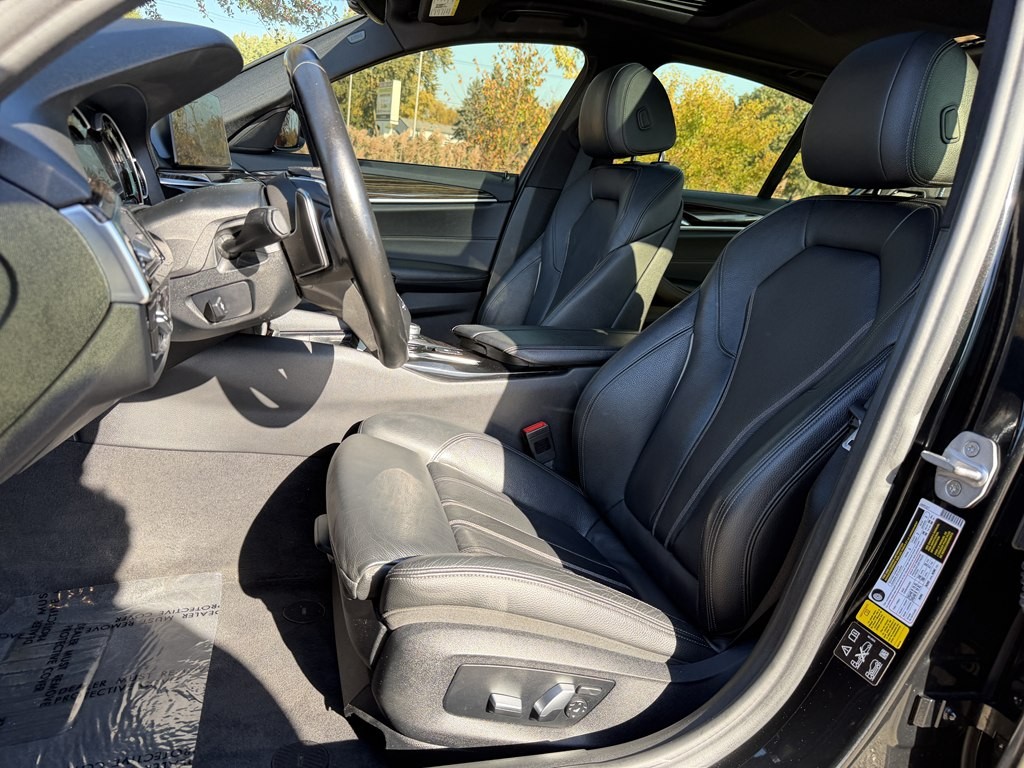 2018 BMW 5 Series Image 33