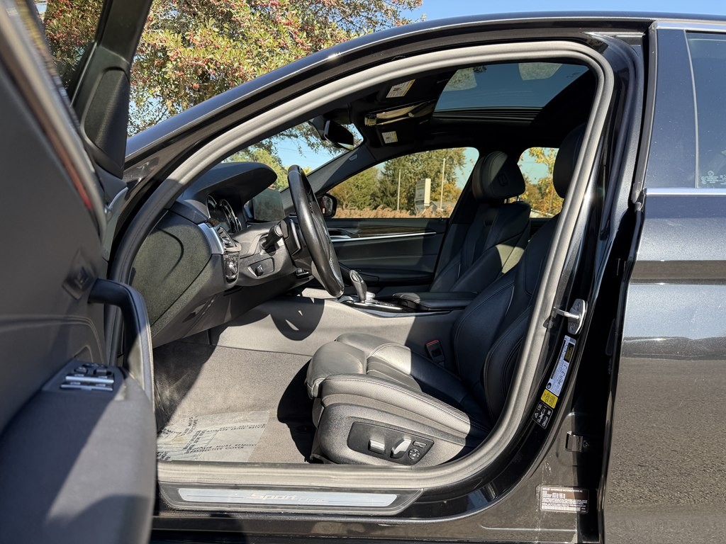 2018 BMW 5 Series Image 34