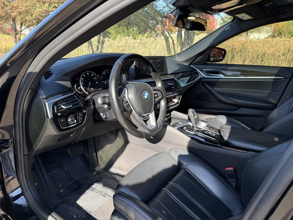 2018 BMW 5 Series Image 35