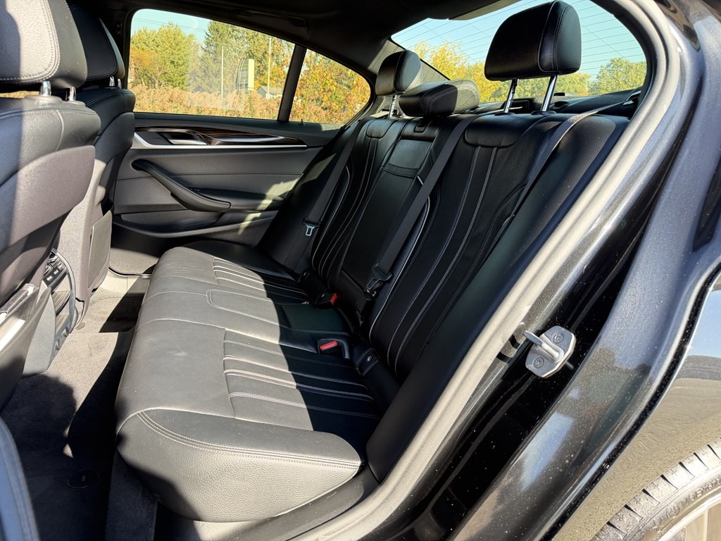 2018 BMW 5 Series Image 38