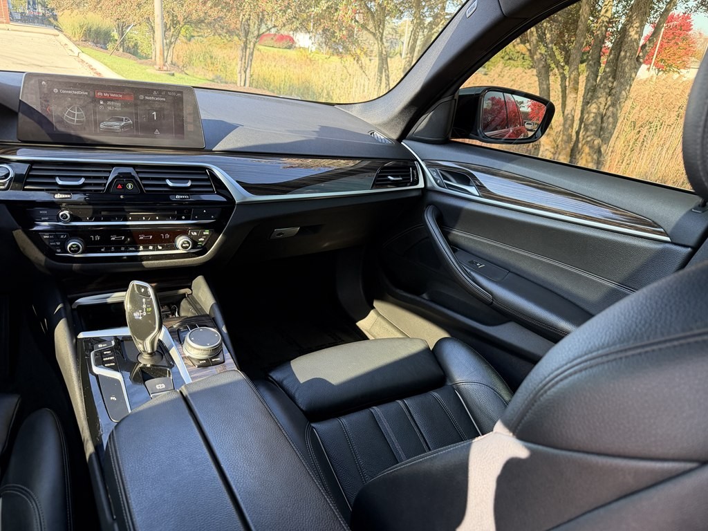 2018 BMW 5 Series Image 41