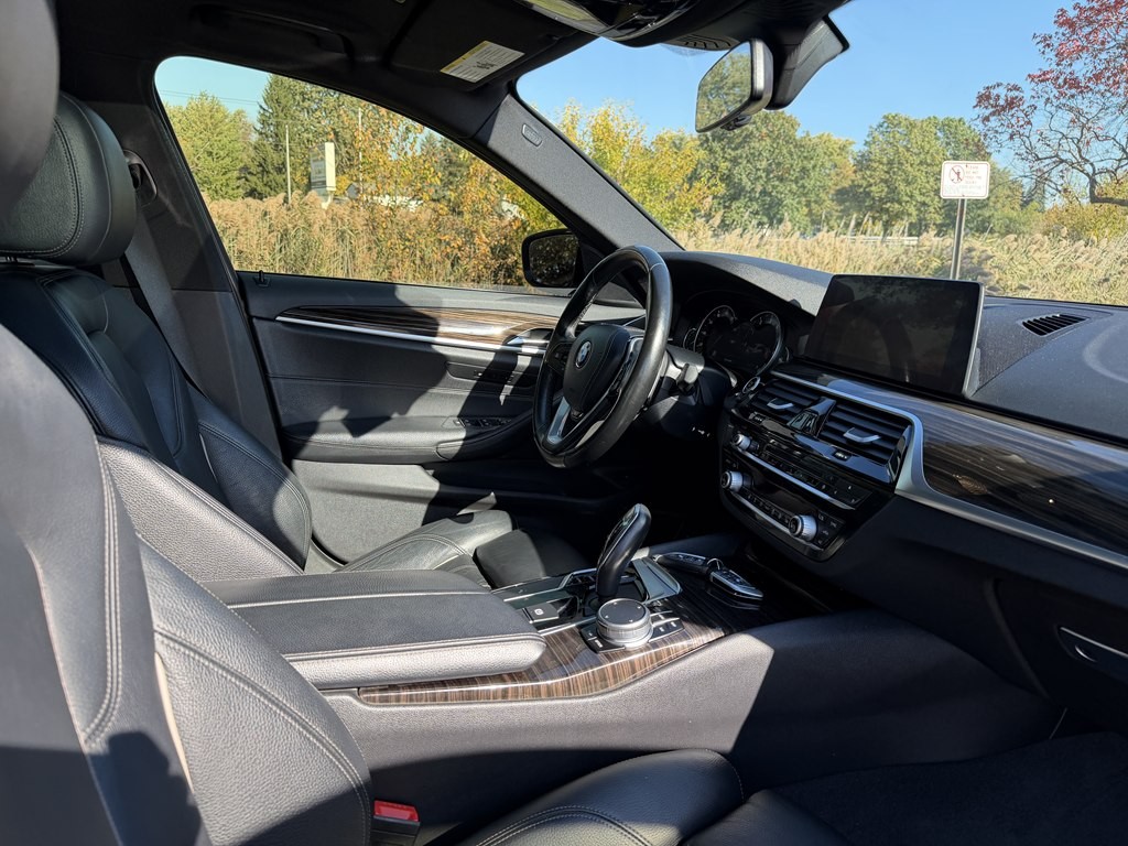 2018 BMW 5 Series Image 48