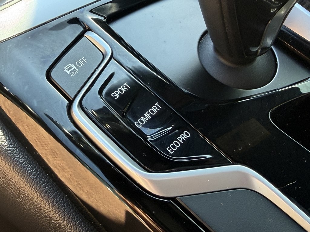 2018 BMW 5 Series Image 63