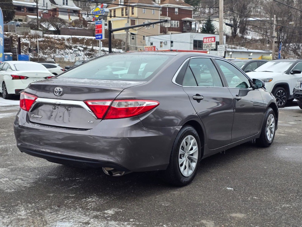 2015 Toyota Camry Image 2