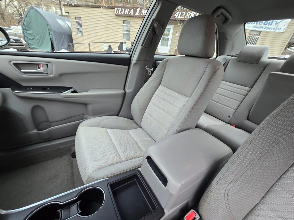 2015 Toyota Camry Image 5