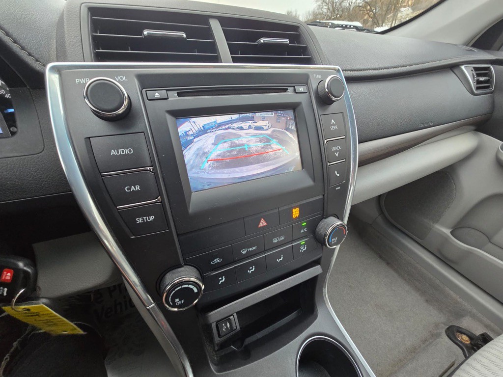2015 Toyota Camry Image 6