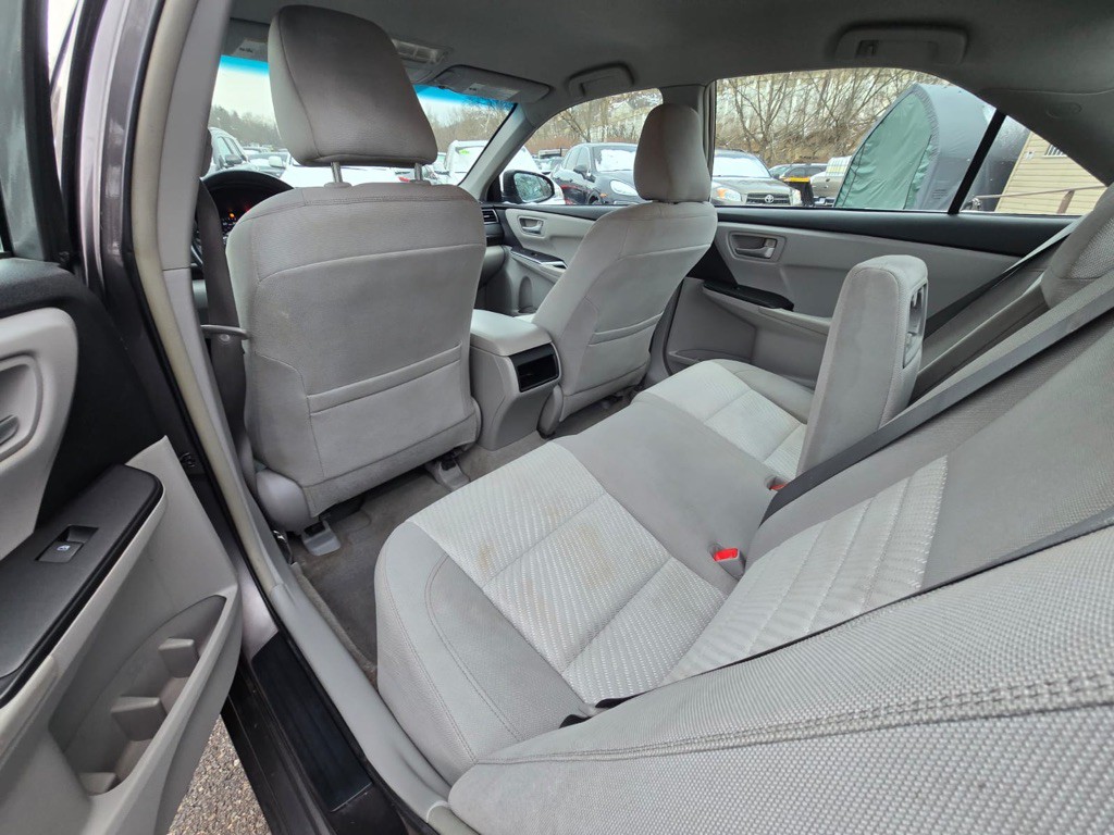 2015 Toyota Camry Image 8