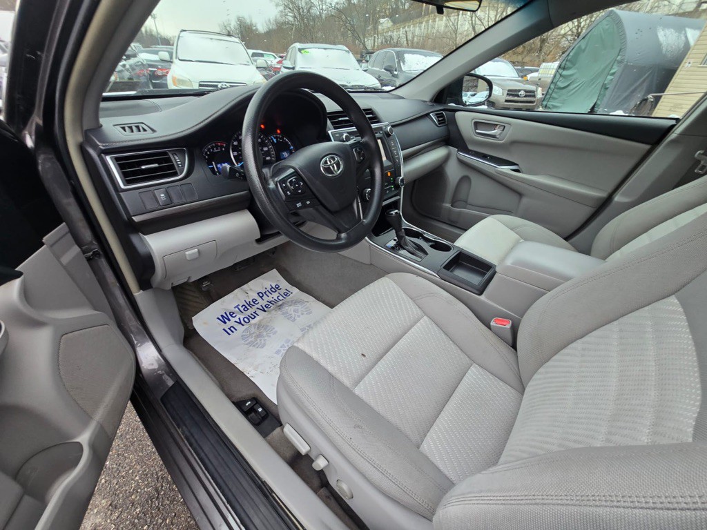 2015 Toyota Camry Image 10