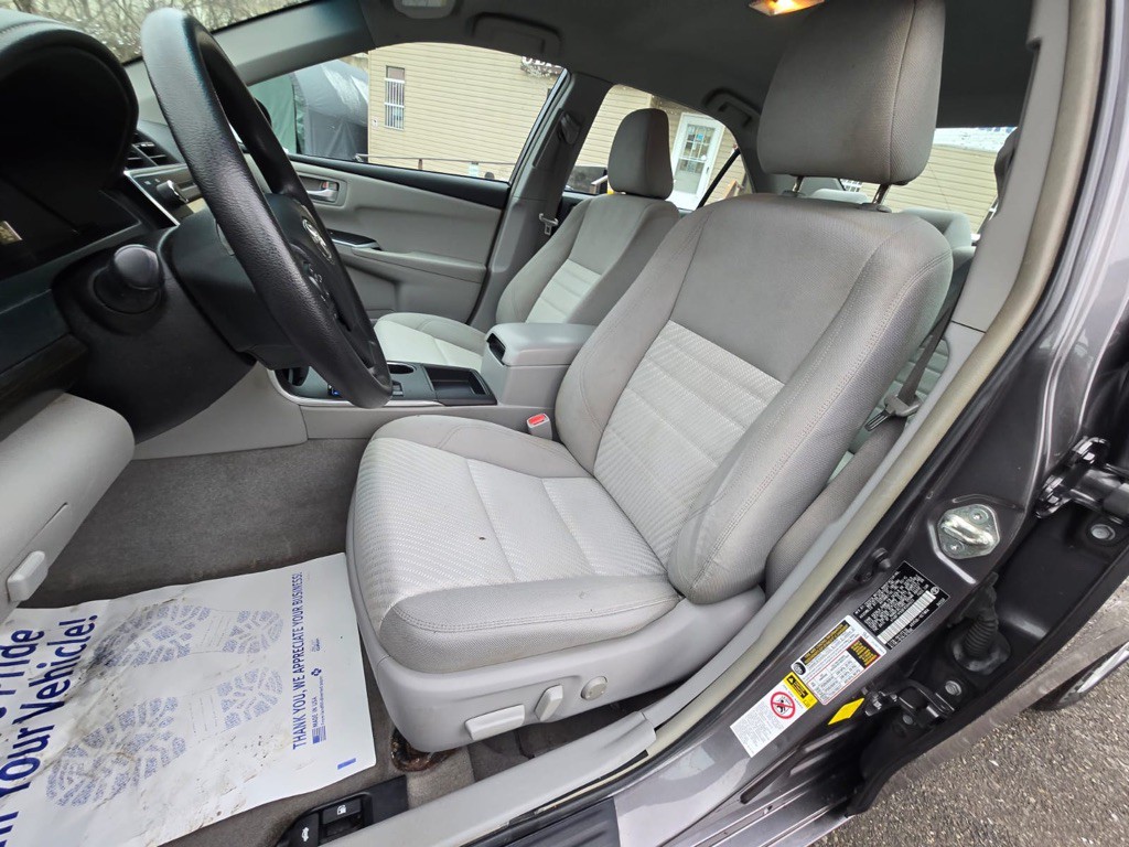 2015 Toyota Camry Image 11