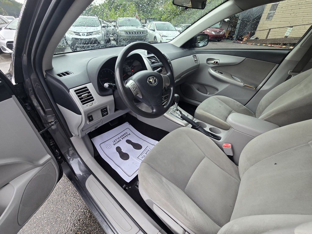 2013 Toyota Corolla Image 5
