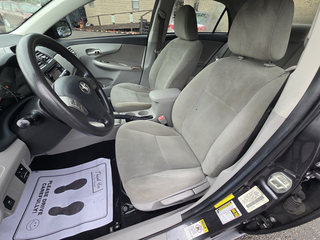 2013 Toyota Corolla Image 9