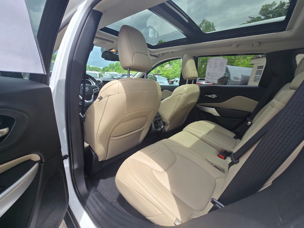 2018 Jeep Cherokee Image 10