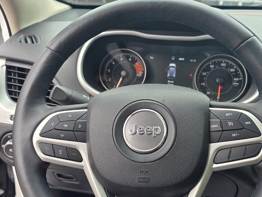2018 Jeep Cherokee Image 12