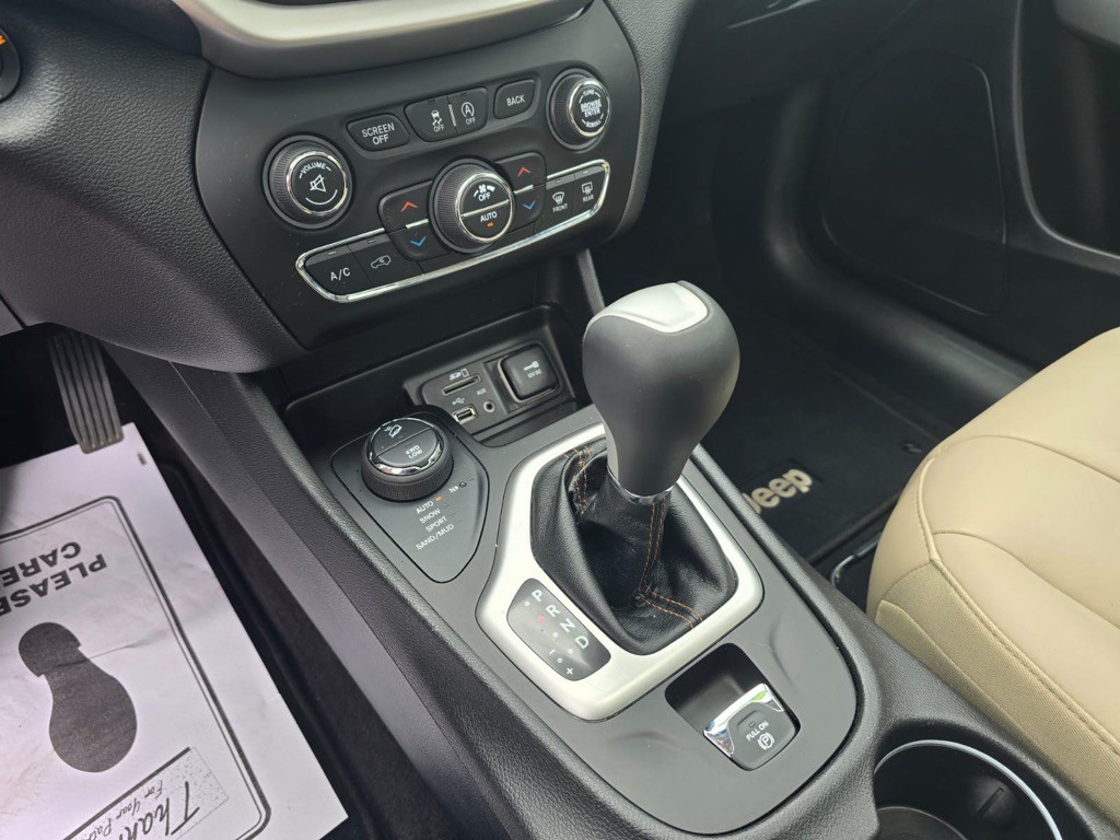 2018 Jeep Cherokee Image 13