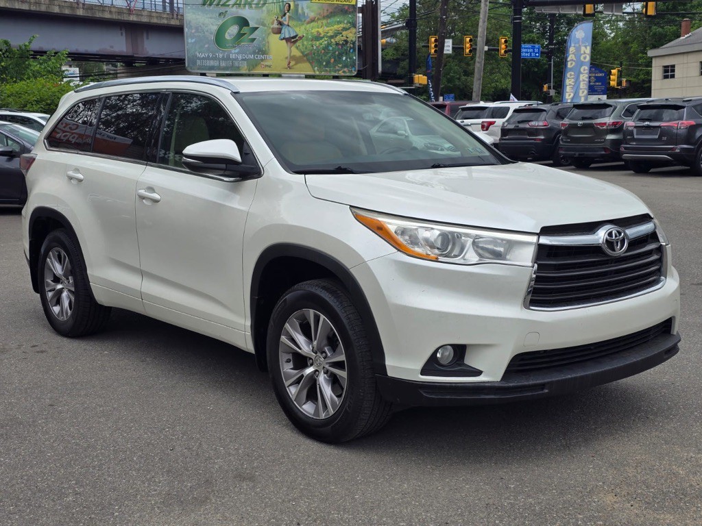 2014 Toyota Highlander Image 2