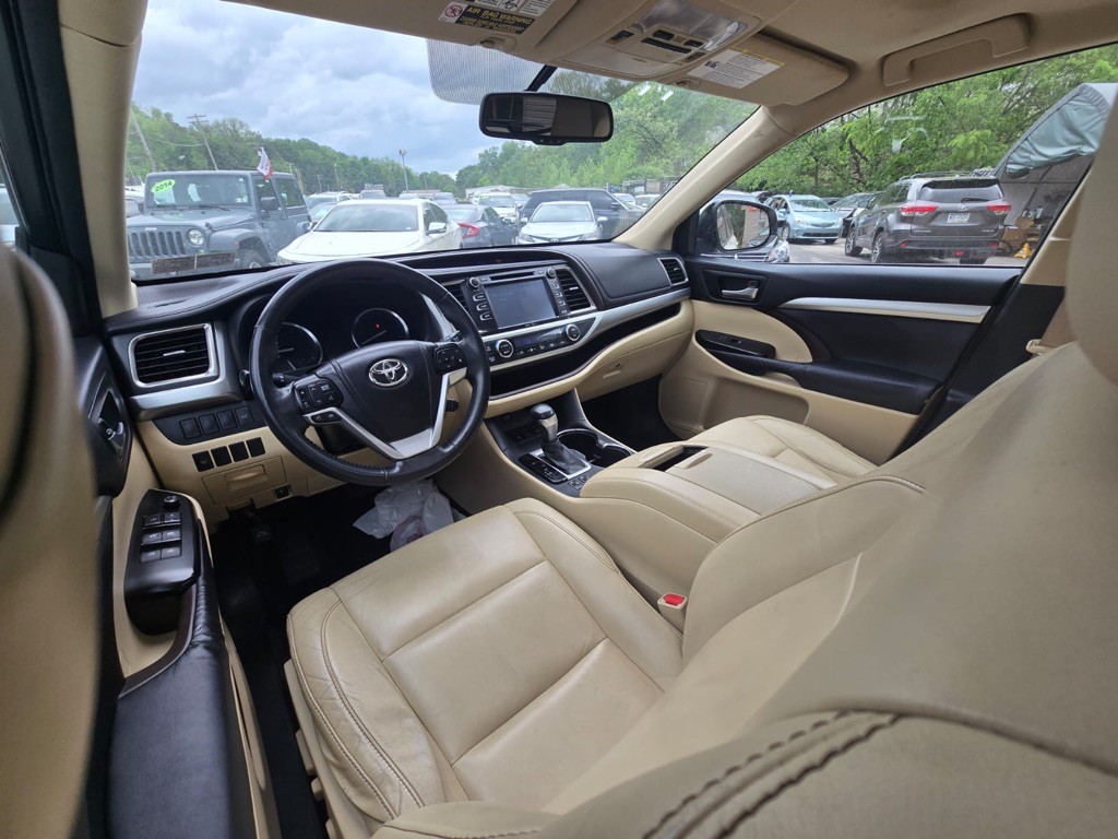 2014 Toyota Highlander Image 10