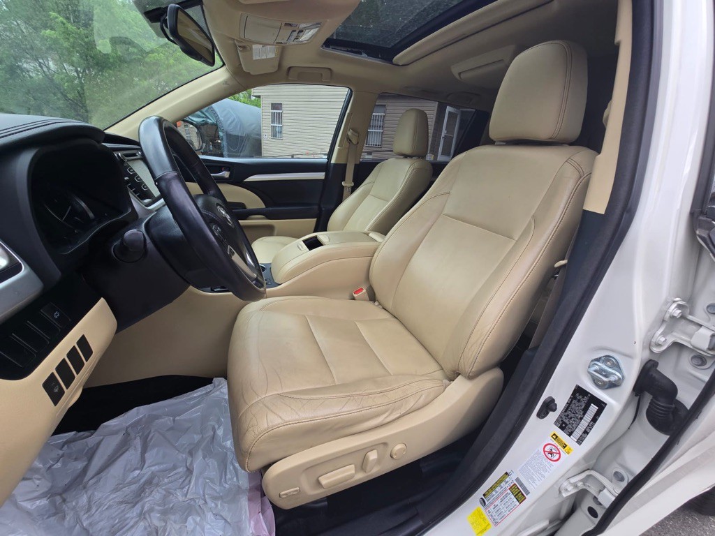 2014 Toyota Highlander Image 11