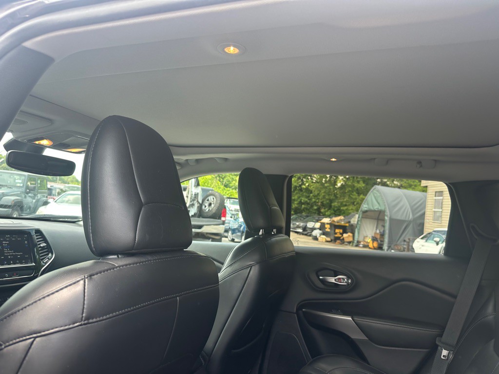2019 Jeep Cherokee Image 9