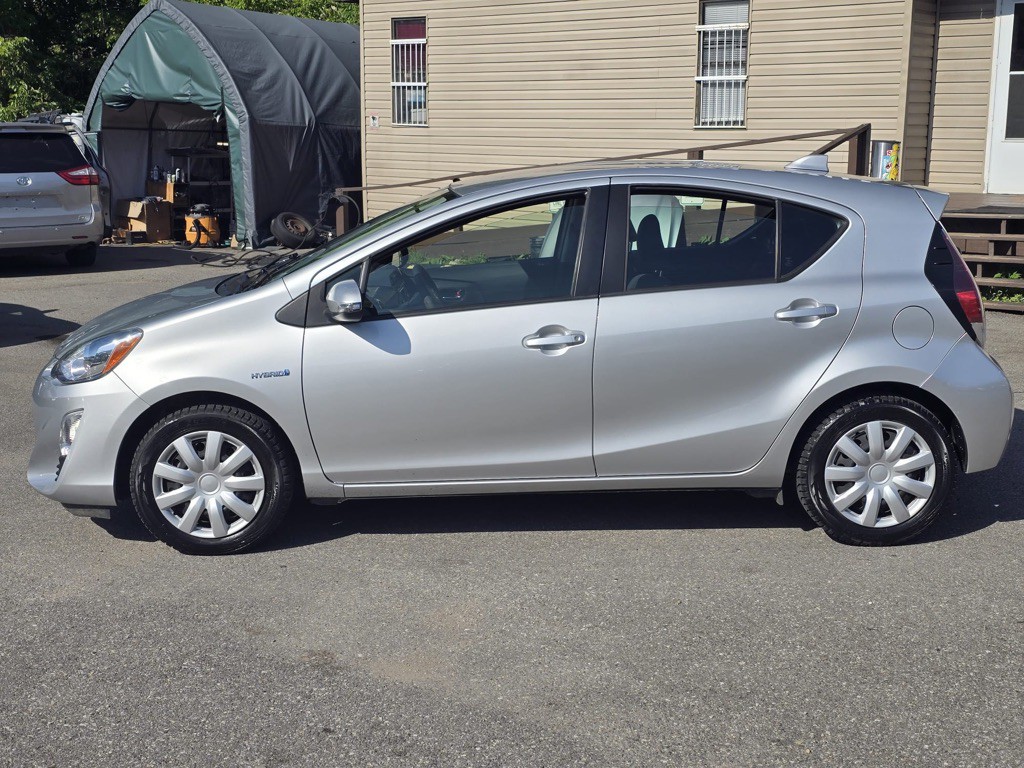 2016 Toyota Prius Image 4
