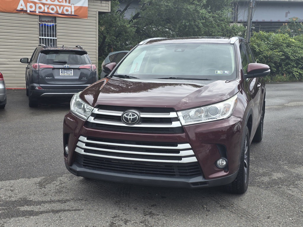 2018 Toyota Highlander Image 2