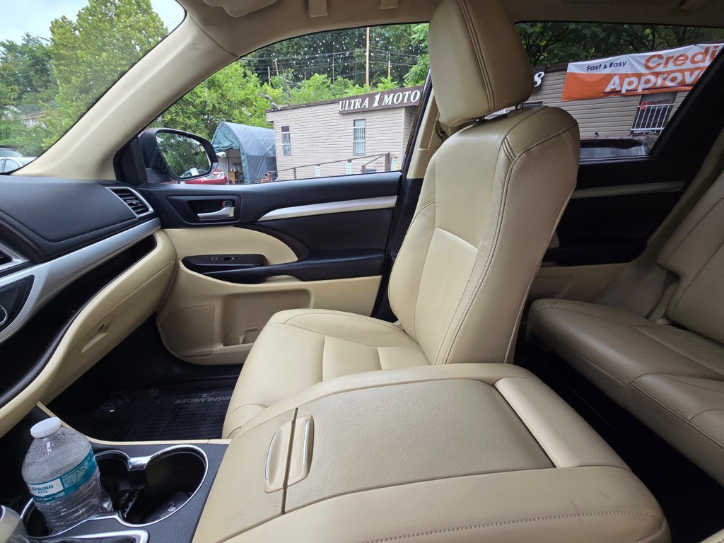 2018 Toyota Highlander Image 14