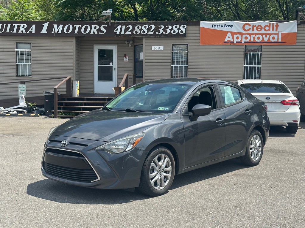 2018 Toyota Yaris Image 1