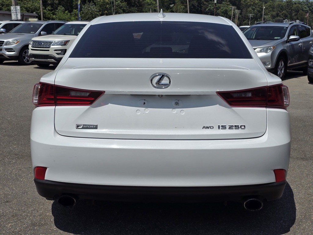 2015 Lexus IS Image 5