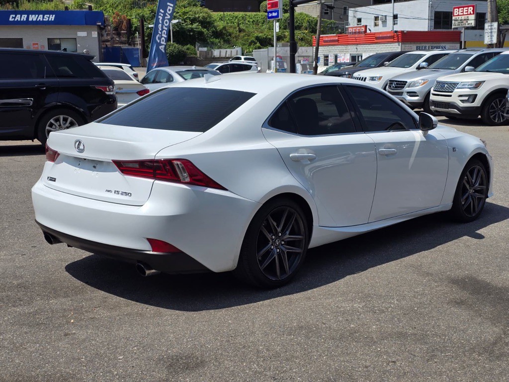 2015 Lexus IS Image 9