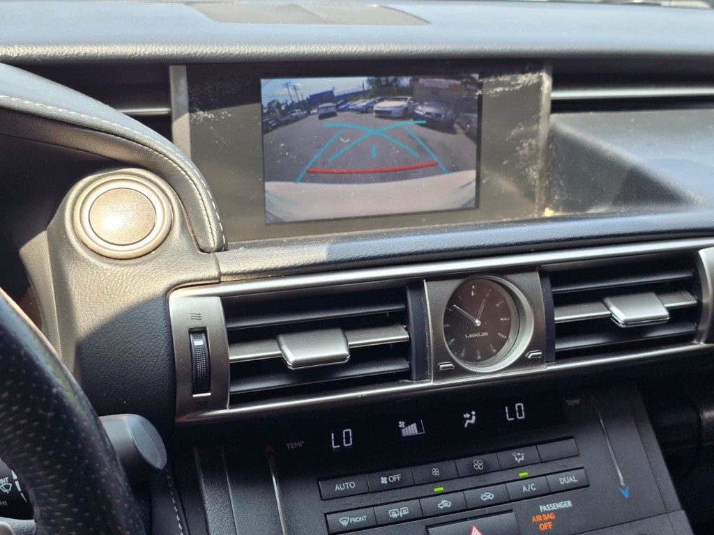 2015 Lexus IS Image 16