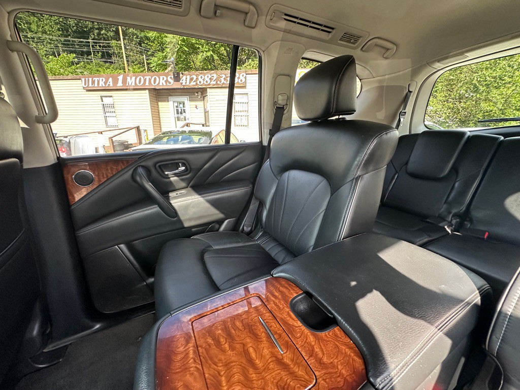 2015 INFINITI QX80 Image 10