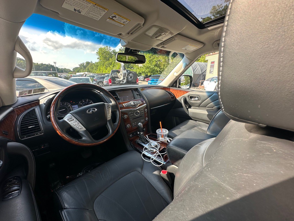 2015 INFINITI QX80 Image 12