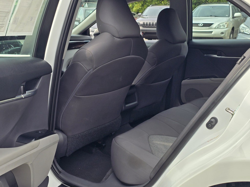 2018 Toyota Camry Image 18