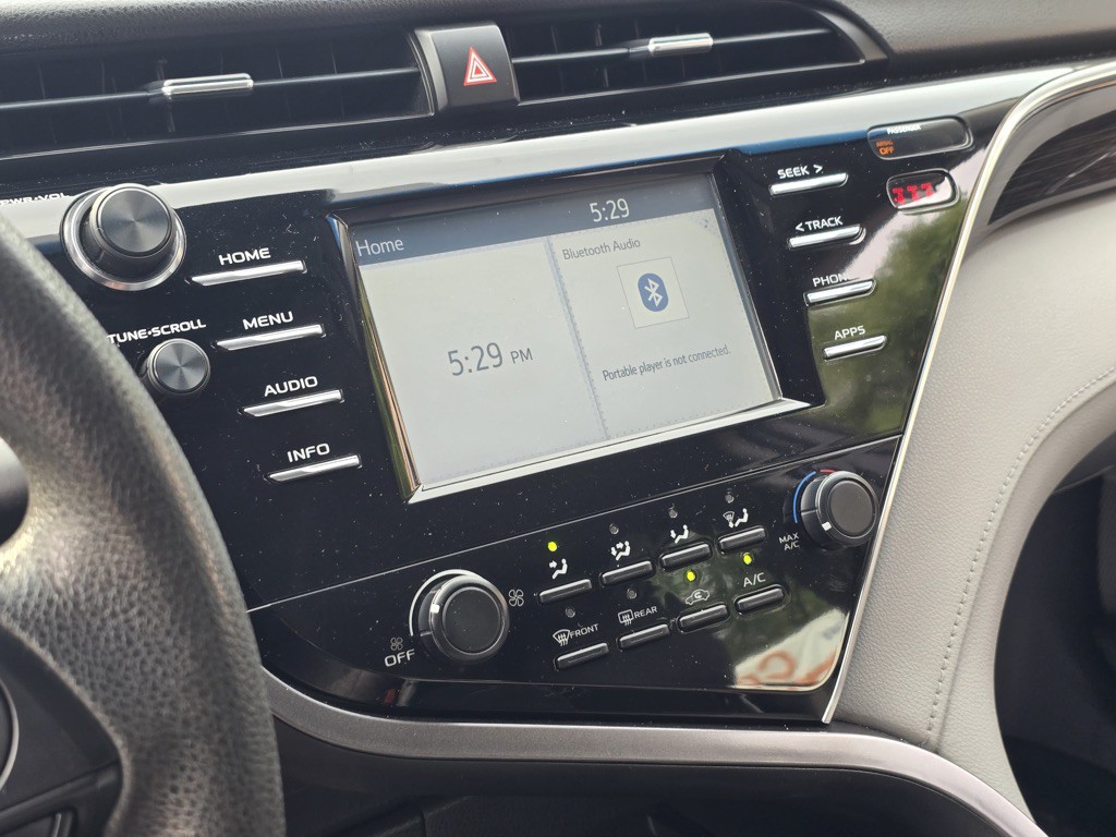 2018 Toyota Camry Image 22